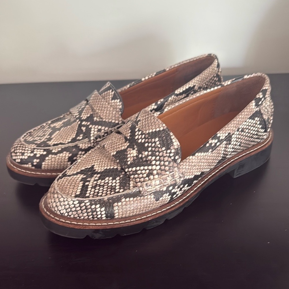 Anne Klein Beige and Black Snake-Print Loafers like new, comfy and stylish
